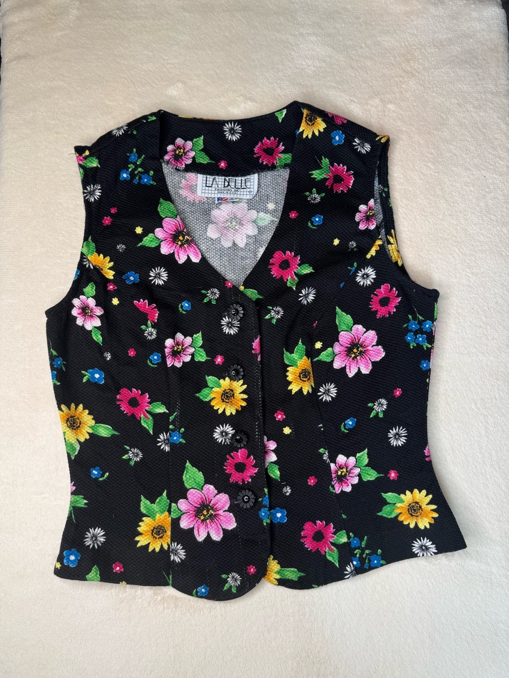 La Belle Black Floral Button-Front Women's Vest